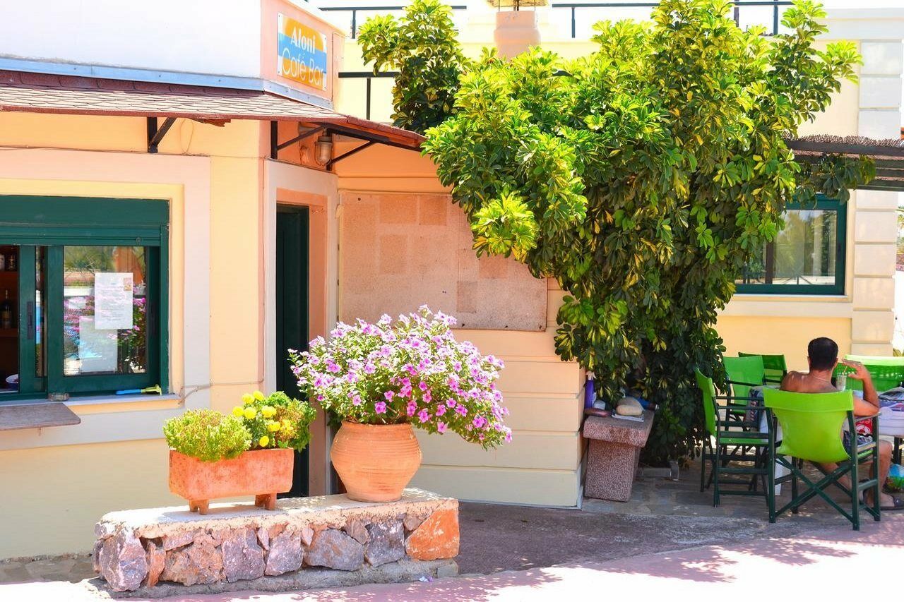Aloni Suites Chorafakia Exterior foto